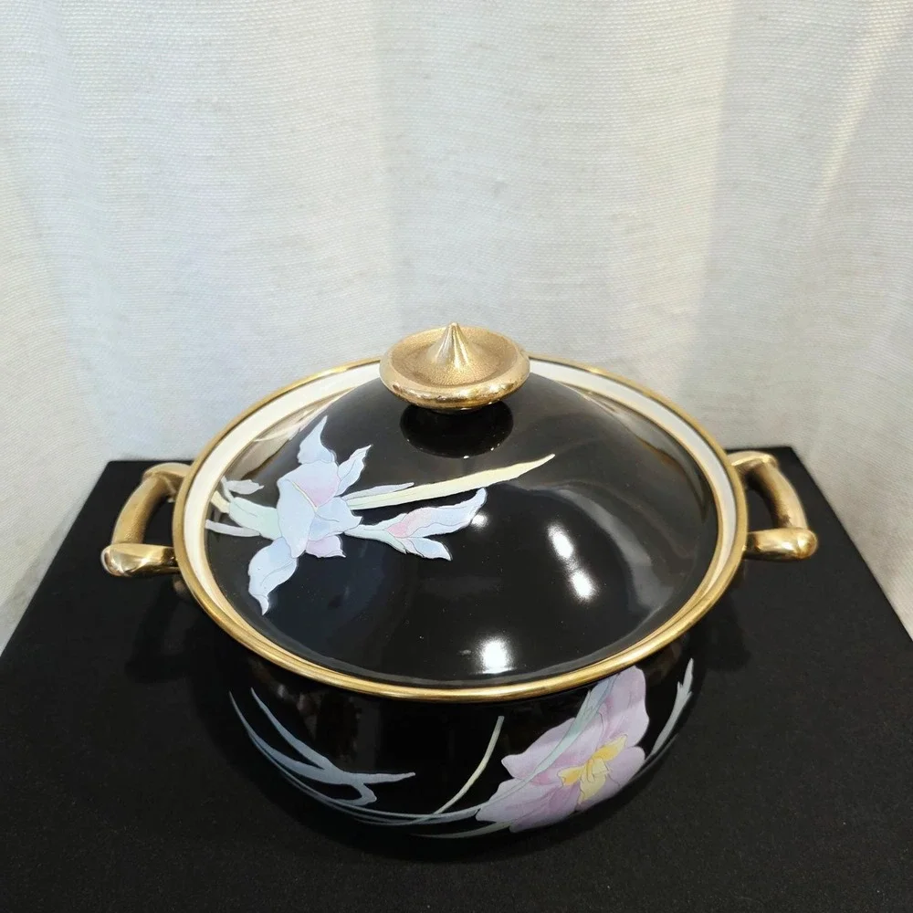 Mikasa Black Enamel Dutch‎ Oven, Floral Iris Pattern, Lidded Pot, Japanese Made